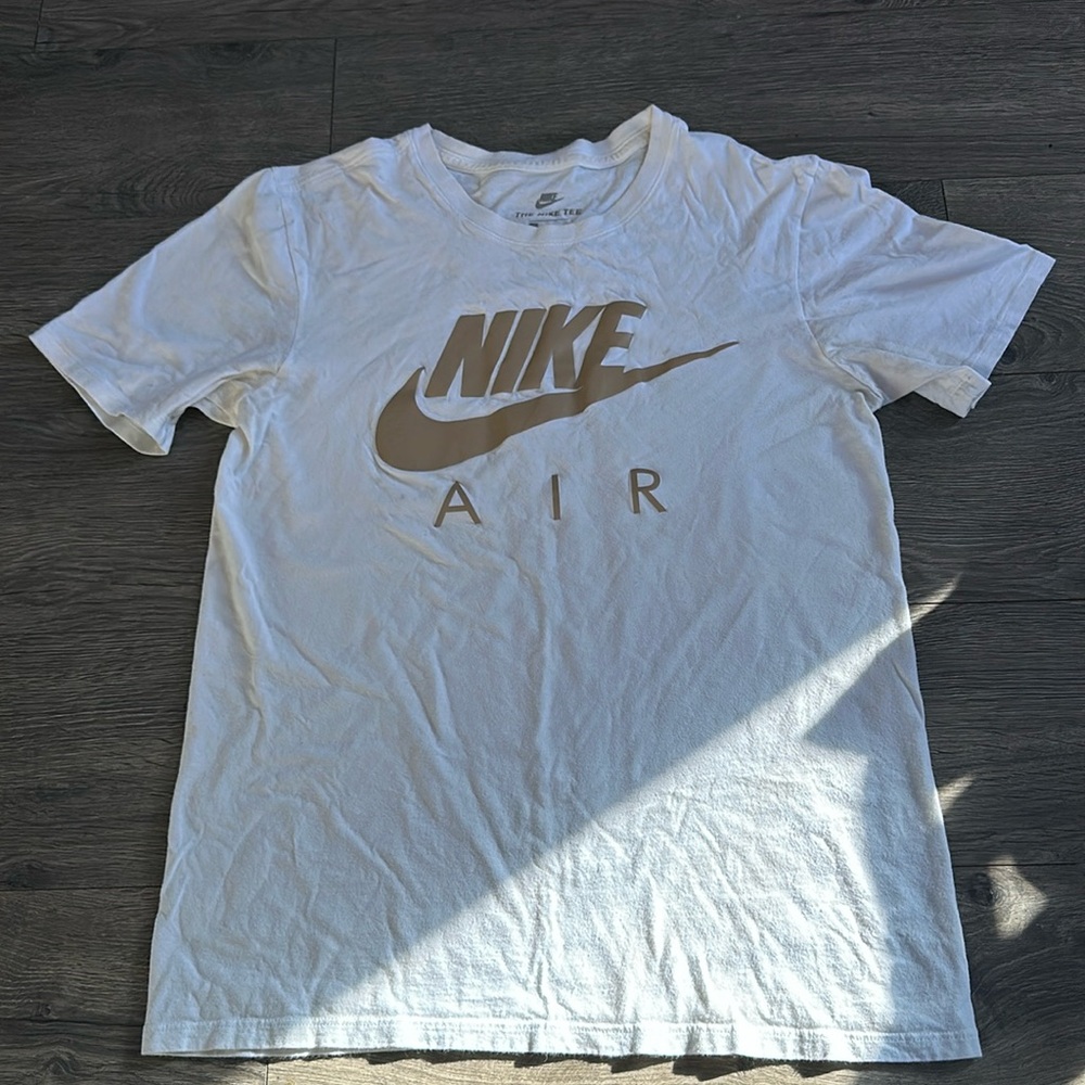 Nike size small athletic fit  "the nike tee" cream color